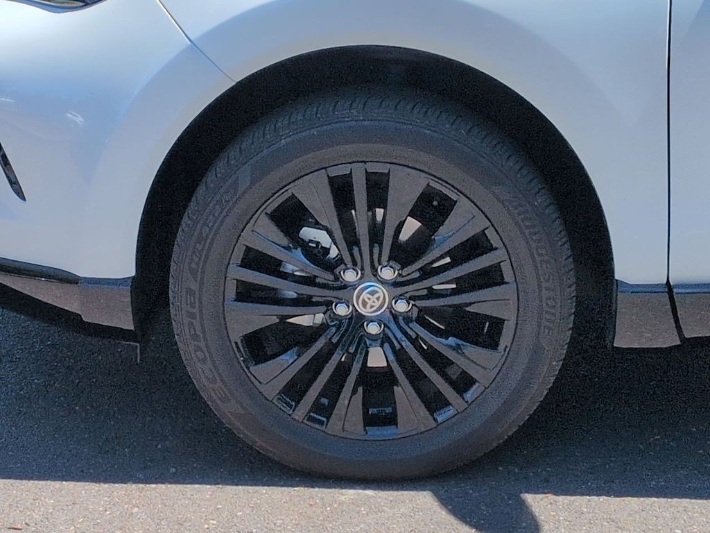 Thumbnail: 2024 Toyota Venza - 8