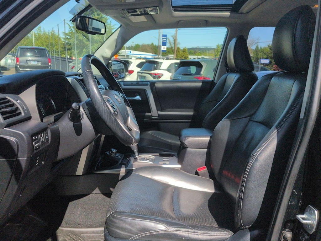 Thumbnail: 2016 Toyota 4Runner - 9