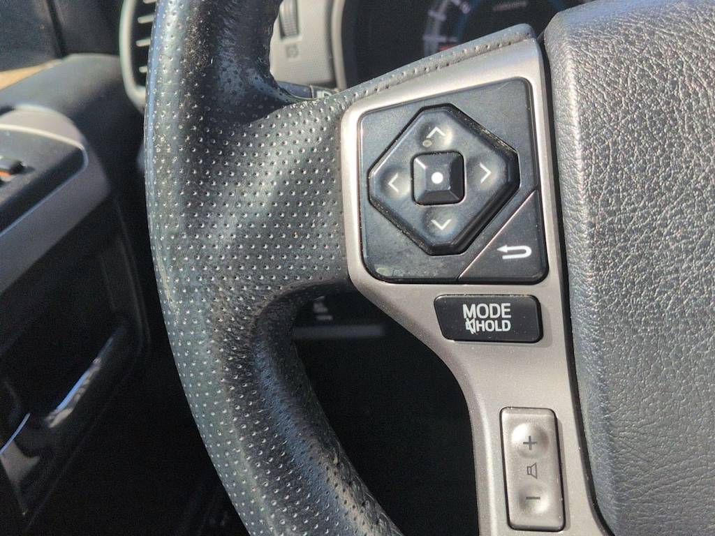 Thumbnail: 2016 Toyota 4Runner - 30