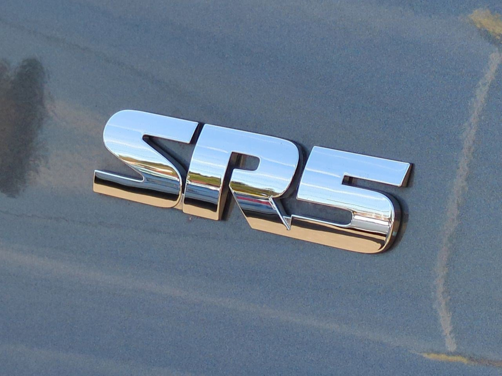2022 Toyota 4Runner SR5 26