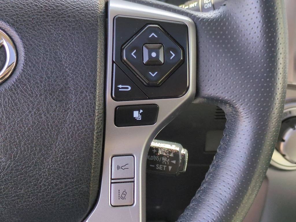 2022 Toyota 4Runner SR5 33