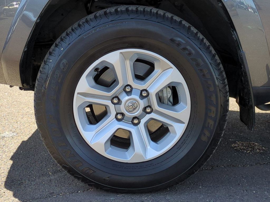 2022 Toyota 4Runner SR5 8