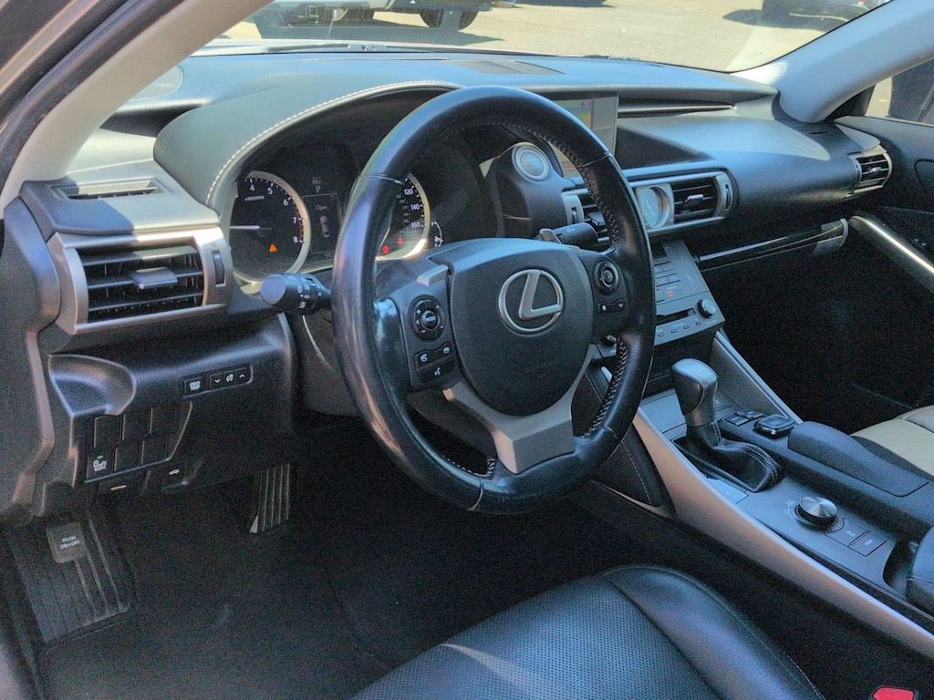 Thumbnail: 2016 Lexus IS - 2