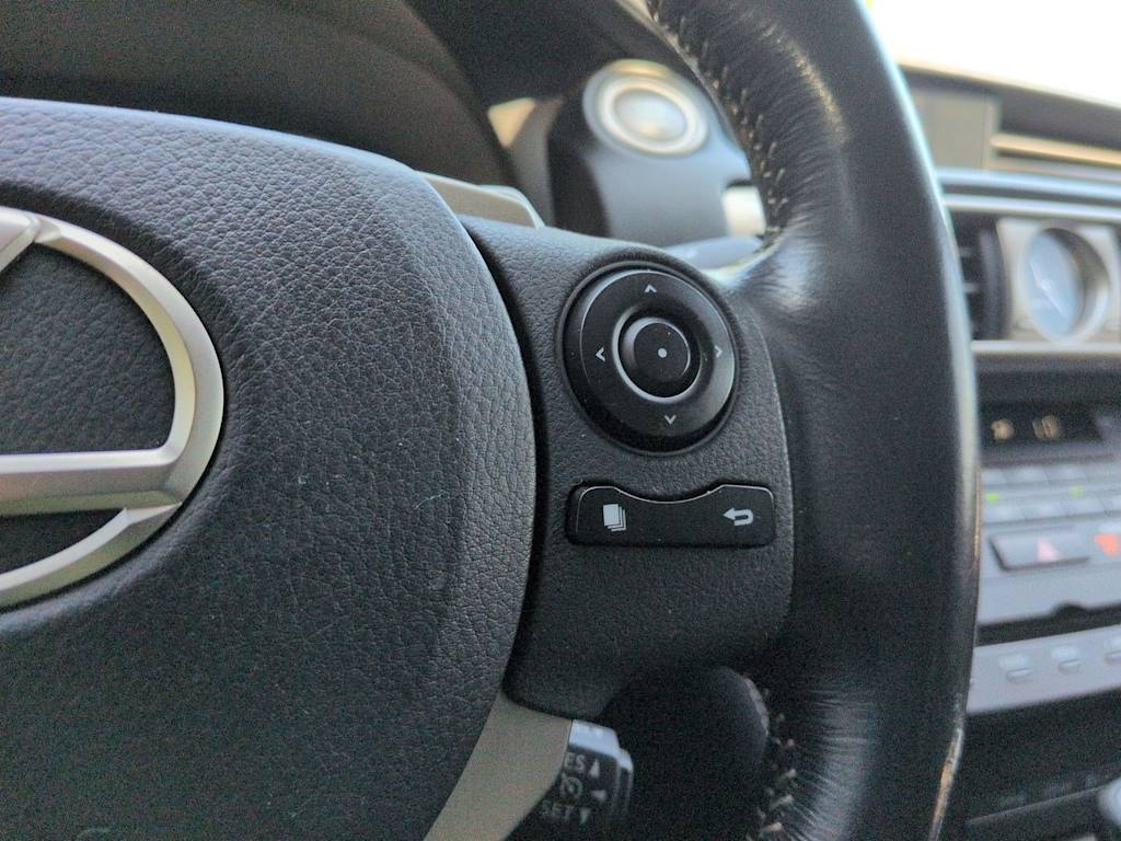 Thumbnail: 2016 Lexus IS - 33