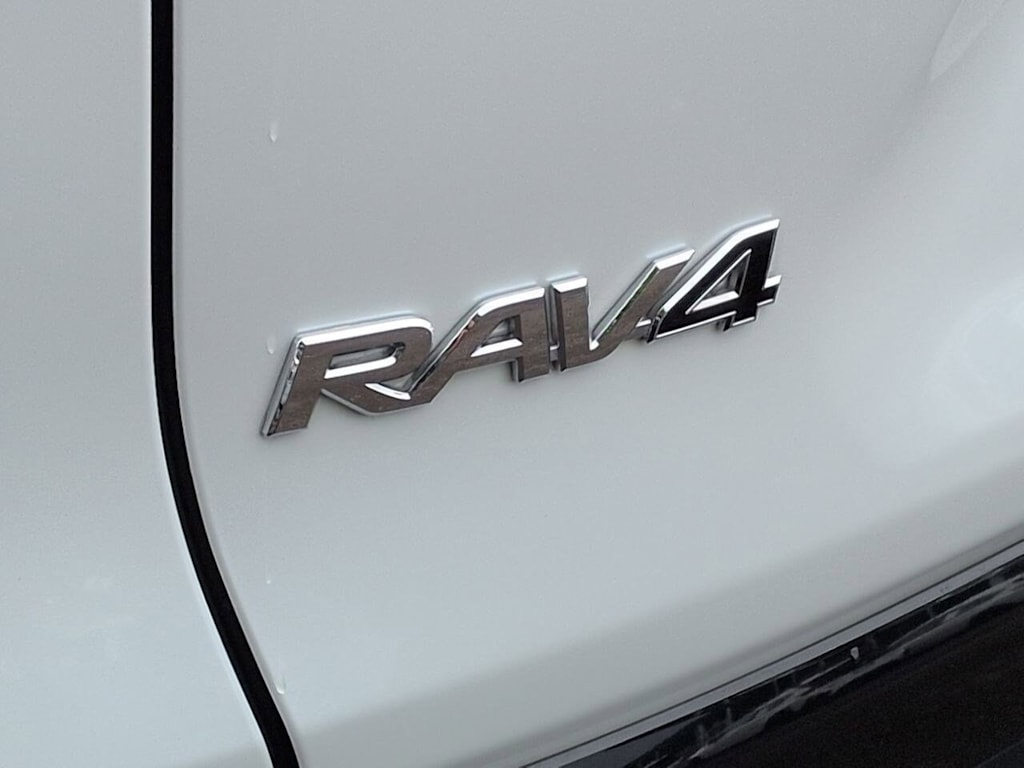 Thumbnail: 2024 Toyota RAV4 - 7