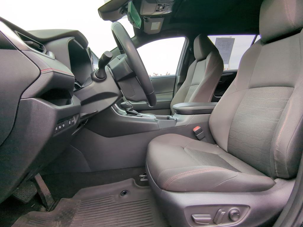 Thumbnail: 2022 Toyota RAV4 - 10