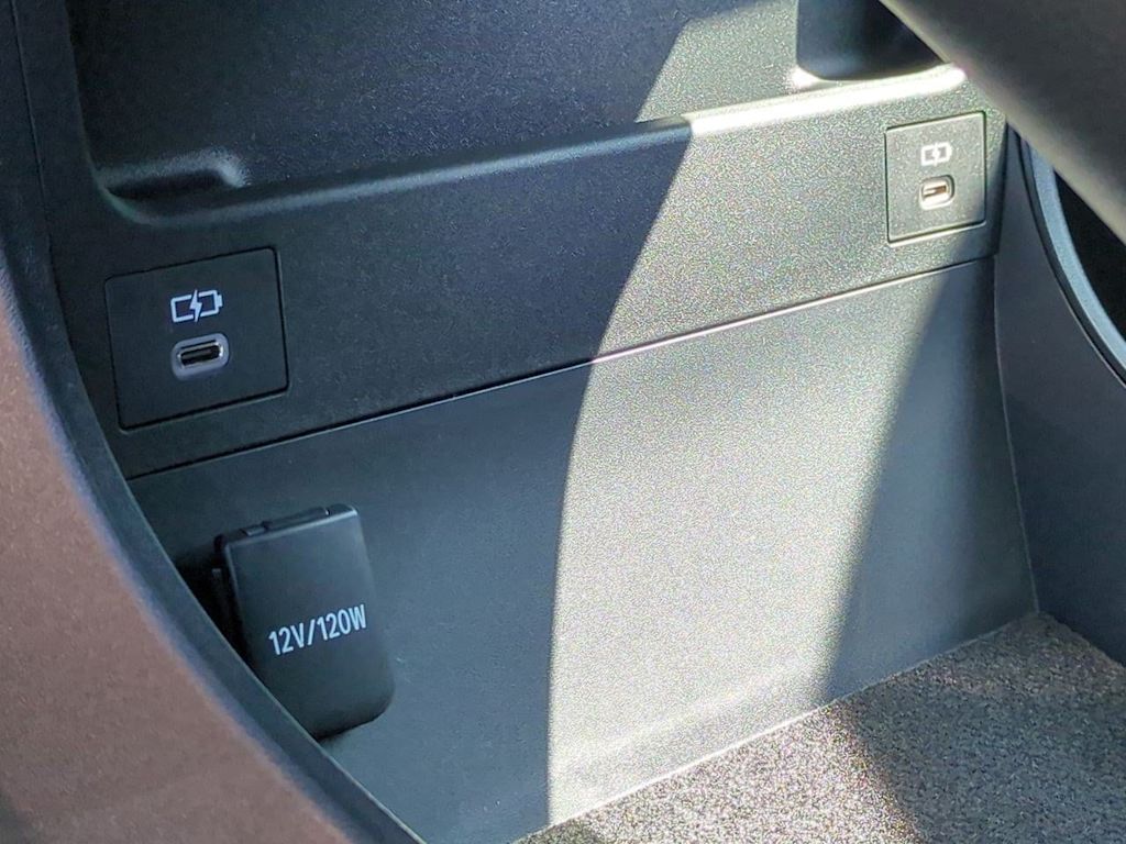 Thumbnail: 2025 Subaru Solterra - 18