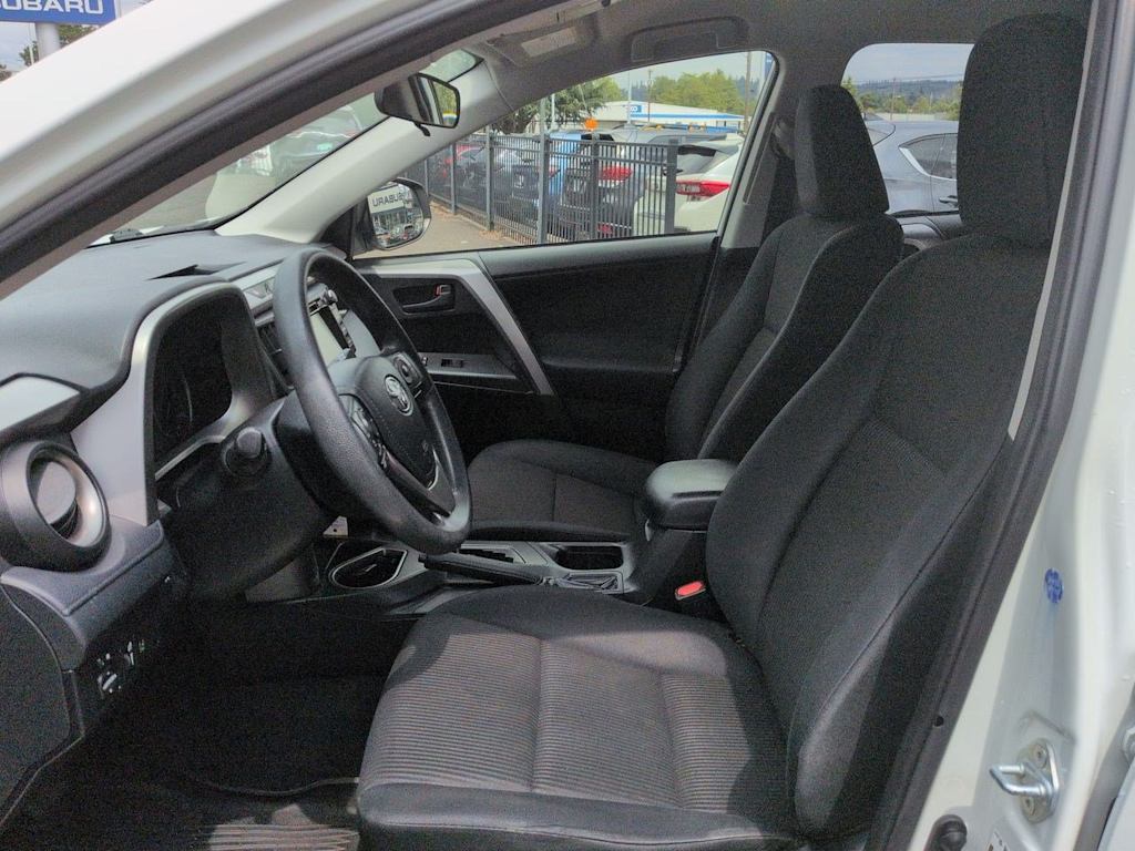 Thumbnail: 2017 Toyota RAV4 - 10