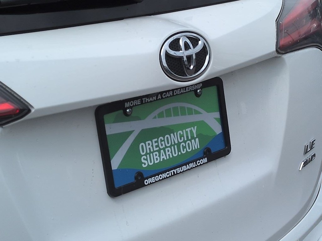 Thumbnail: 2017 Toyota RAV4 - 7
