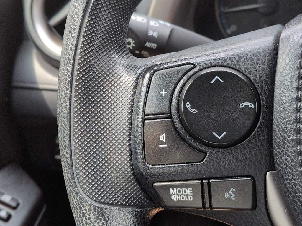 Thumbnail: 2017 Toyota RAV4 - 28