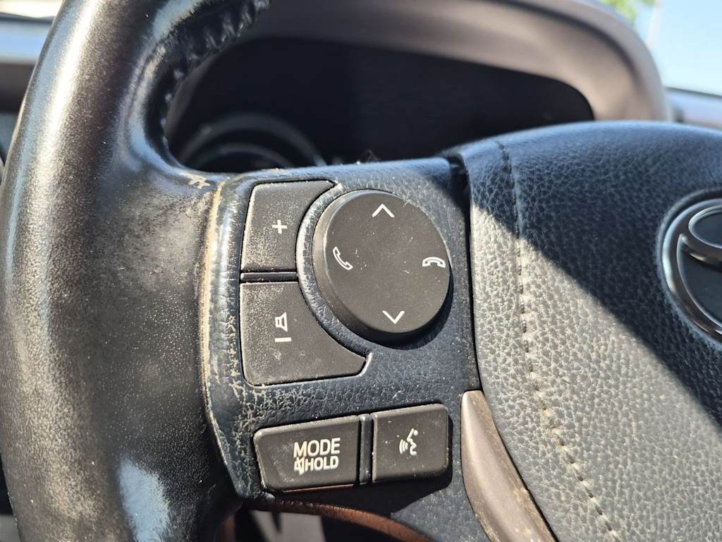 Thumbnail: 2017 Toyota RAV4 - 32