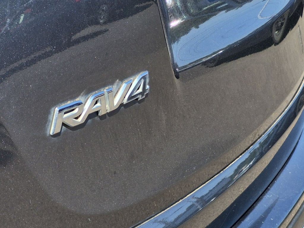 Thumbnail: 2017 Toyota RAV4 - 6