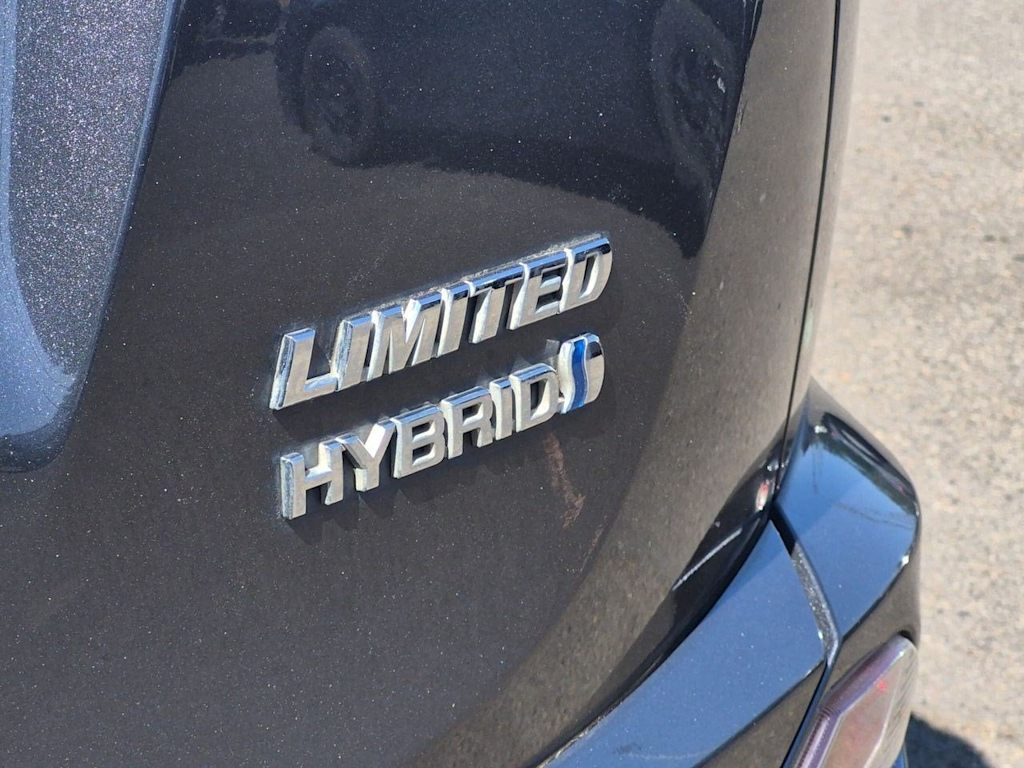 Thumbnail: 2017 Toyota RAV4 - 26