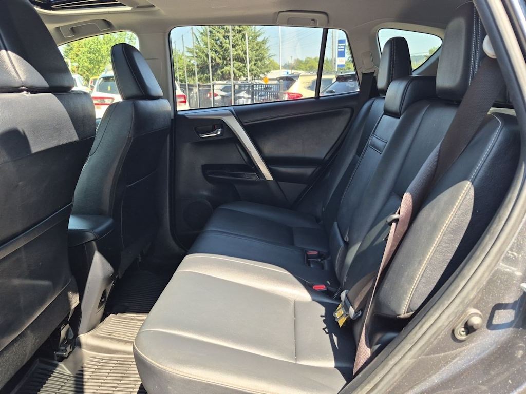 Thumbnail: 2017 Toyota RAV4 - 30