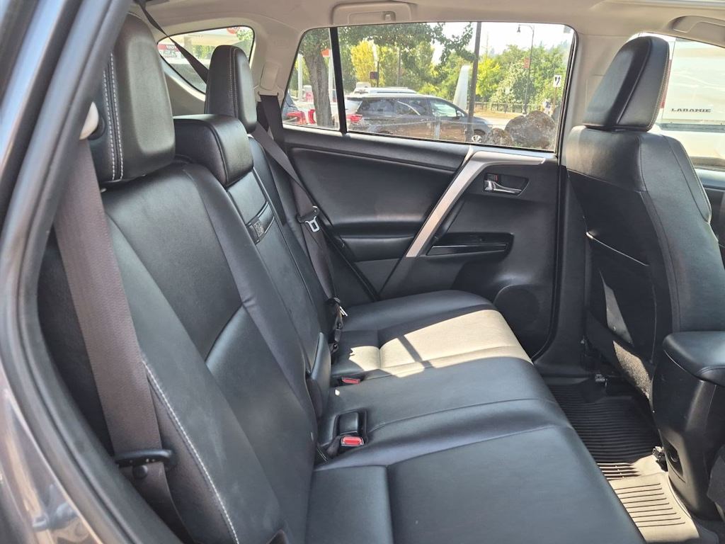 Thumbnail: 2017 Toyota RAV4 - 31