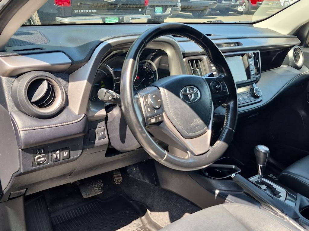 Thumbnail: 2017 Toyota RAV4 - 2