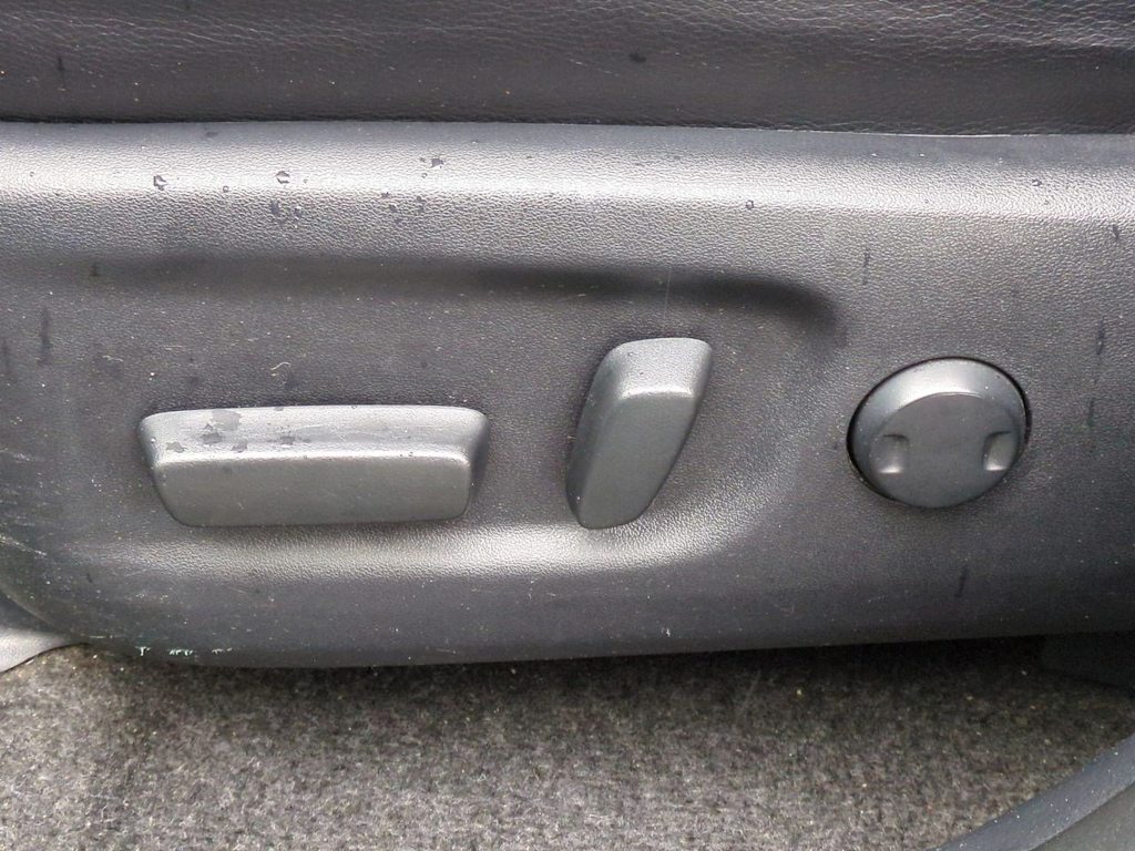 Thumbnail: 2018 Toyota RAV4 - 26