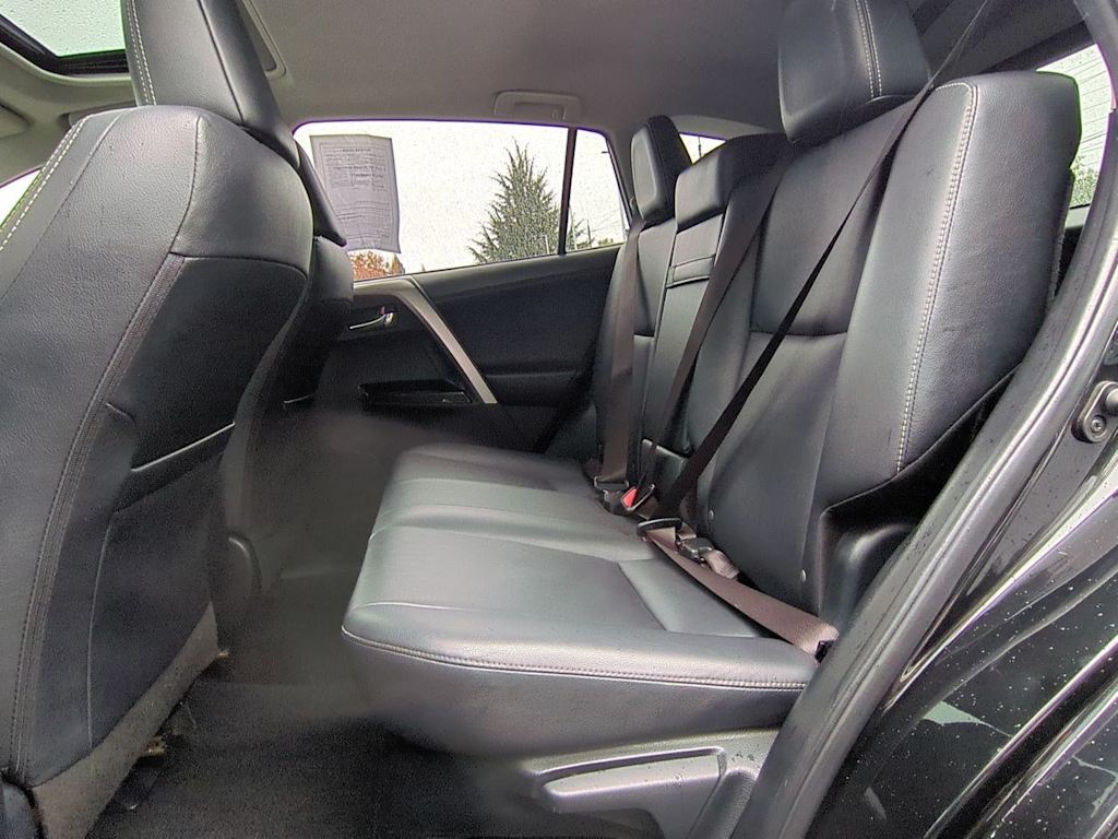 Thumbnail: 2018 Toyota RAV4 - 12