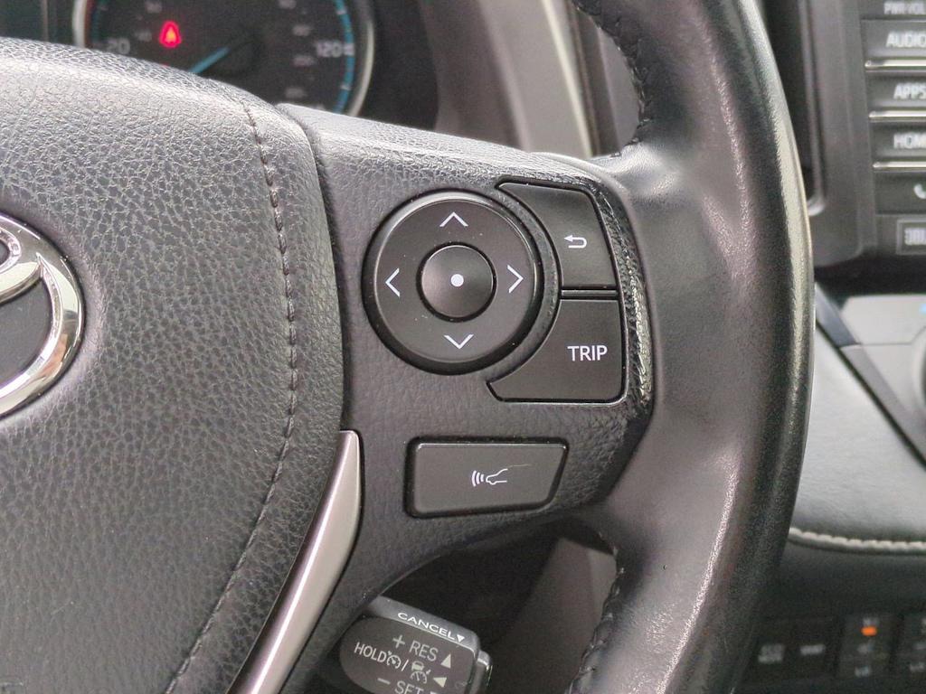 Thumbnail: 2018 Toyota RAV4 - 32