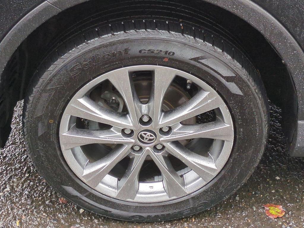 Thumbnail: 2018 Toyota RAV4 - 8