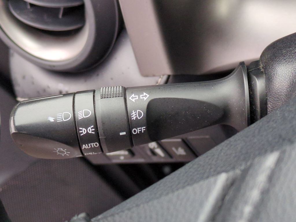 Thumbnail: 2018 Toyota RAV4 - 33