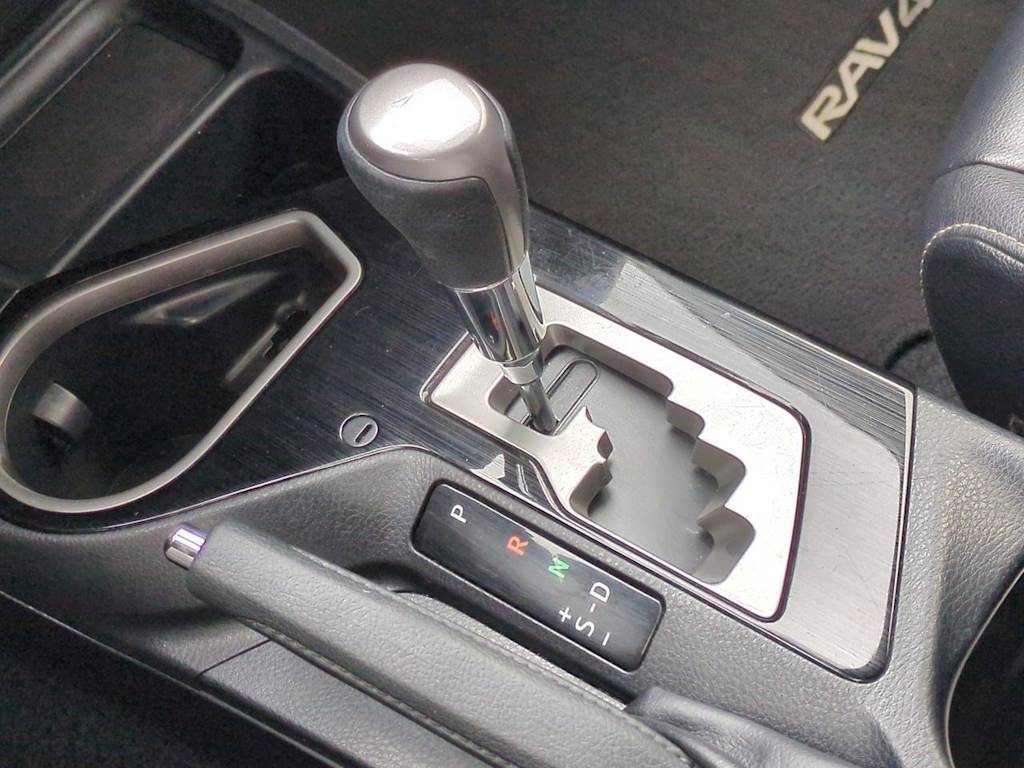 Thumbnail: 2018 Toyota RAV4 - 15