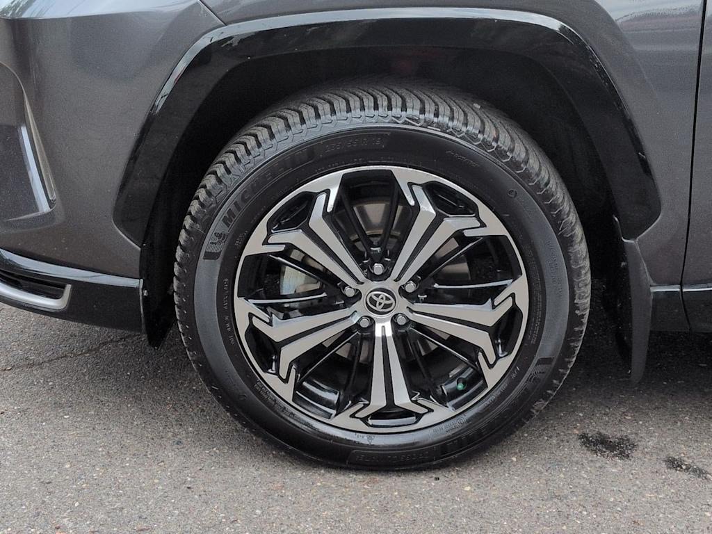 Thumbnail: 2021 Toyota RAV4 - 7