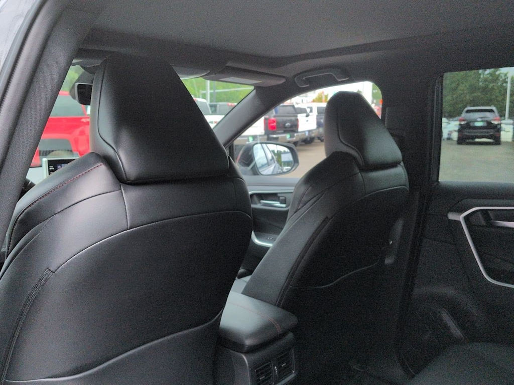 Thumbnail: 2021 Toyota RAV4 - 12