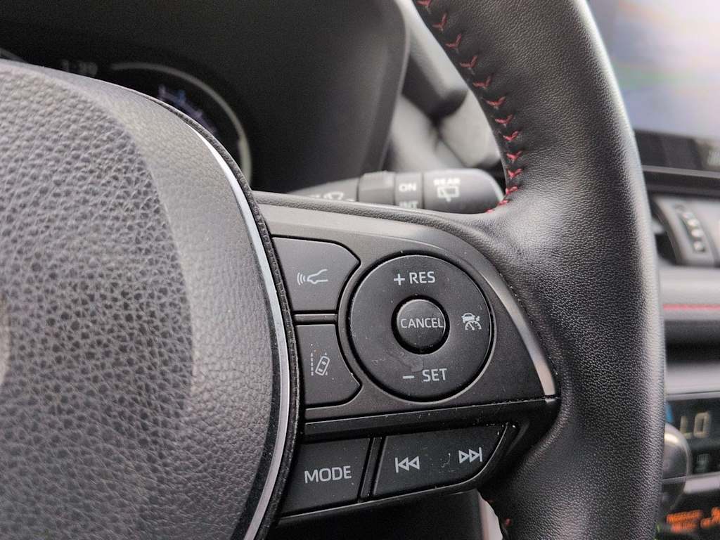 Thumbnail: 2021 Toyota RAV4 - 31