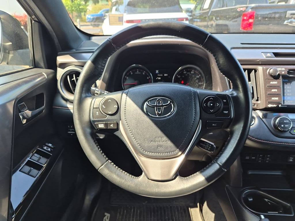 Thumbnail: 2018 Toyota RAV4 - 13