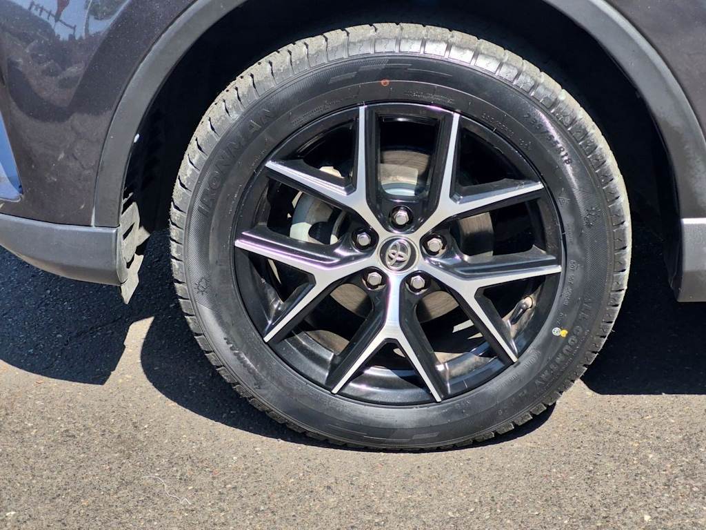 Thumbnail: 2018 Toyota RAV4 - 7