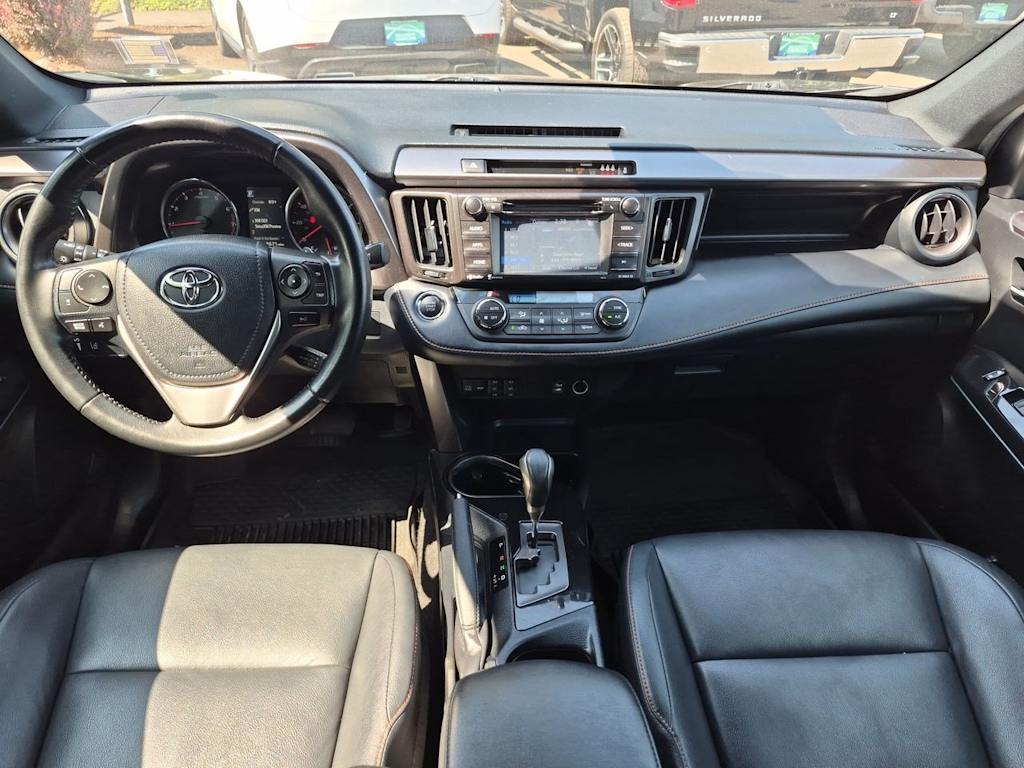 Thumbnail: 2018 Toyota RAV4 - 8