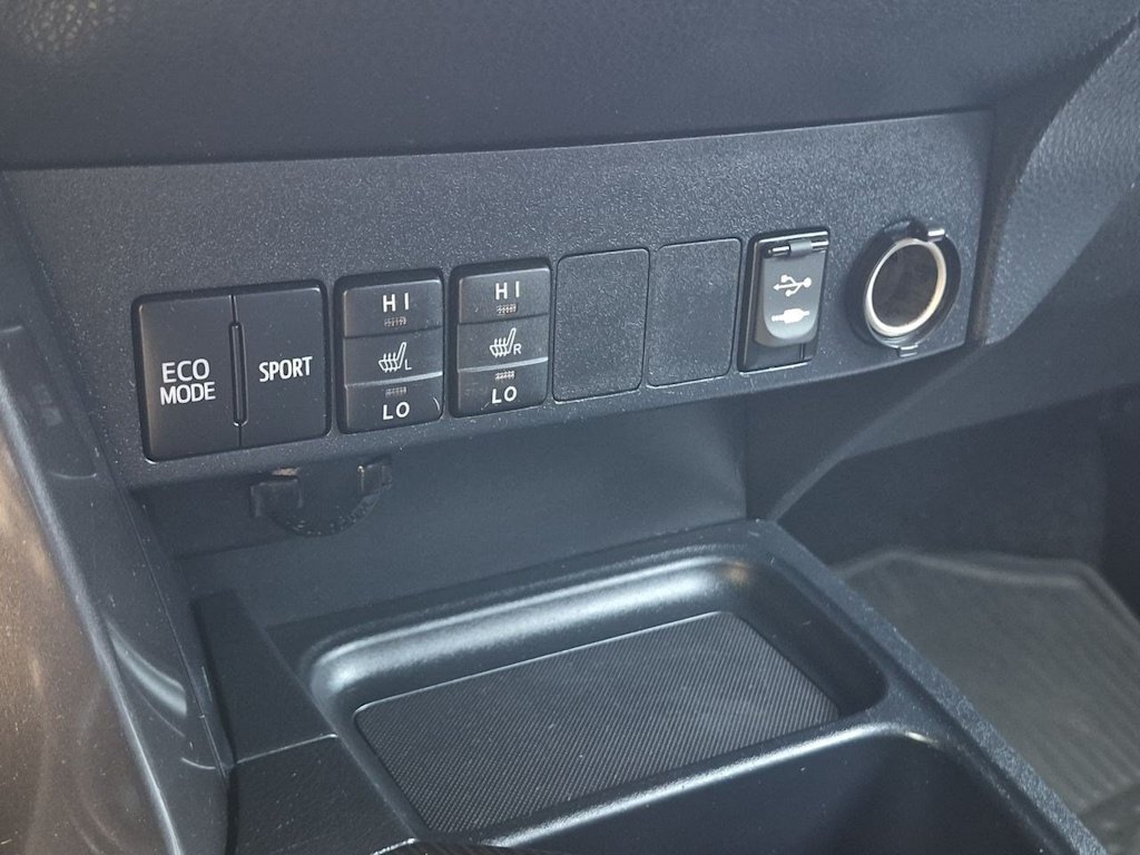 Thumbnail: 2018 Toyota RAV4 - 35