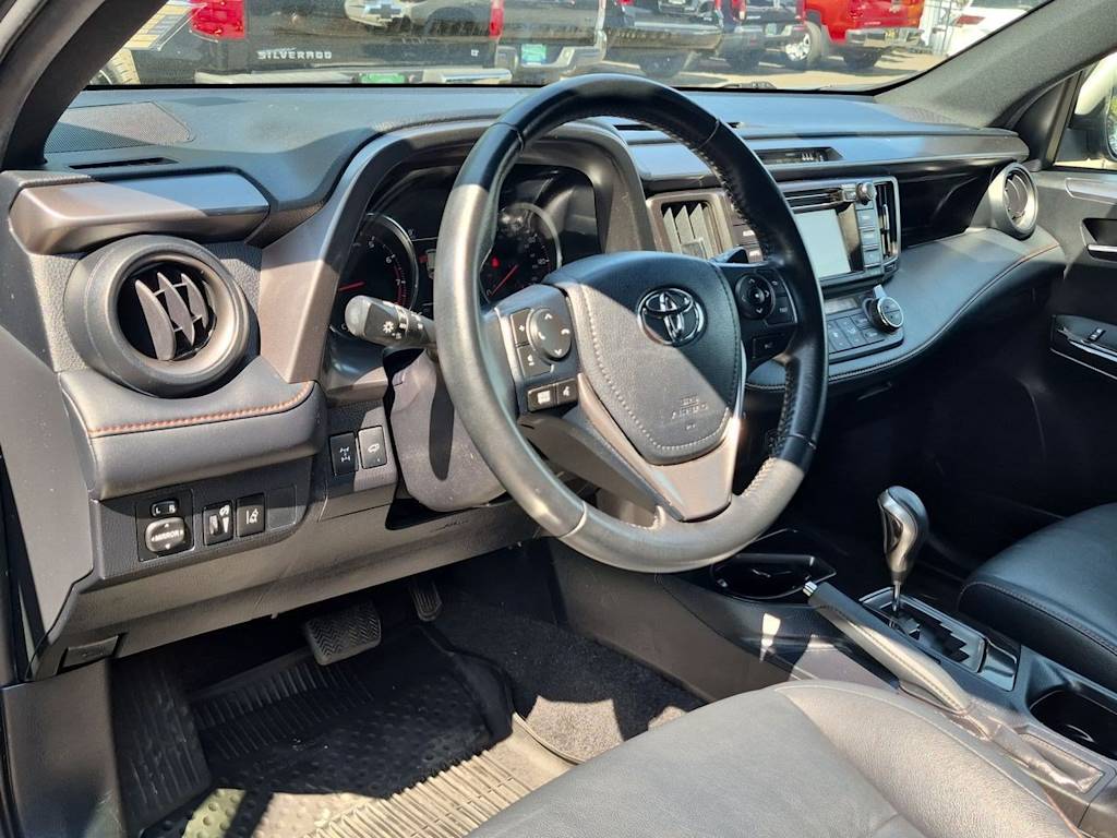 Thumbnail: 2018 Toyota RAV4 - 2