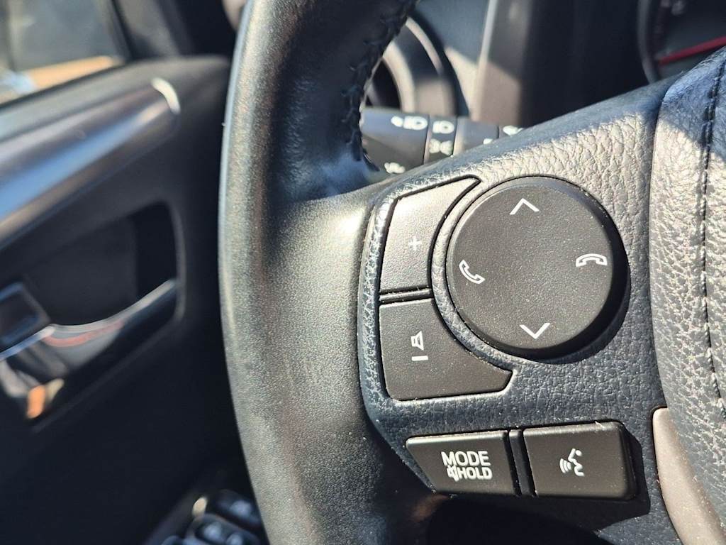 Thumbnail: 2018 Toyota RAV4 - 30