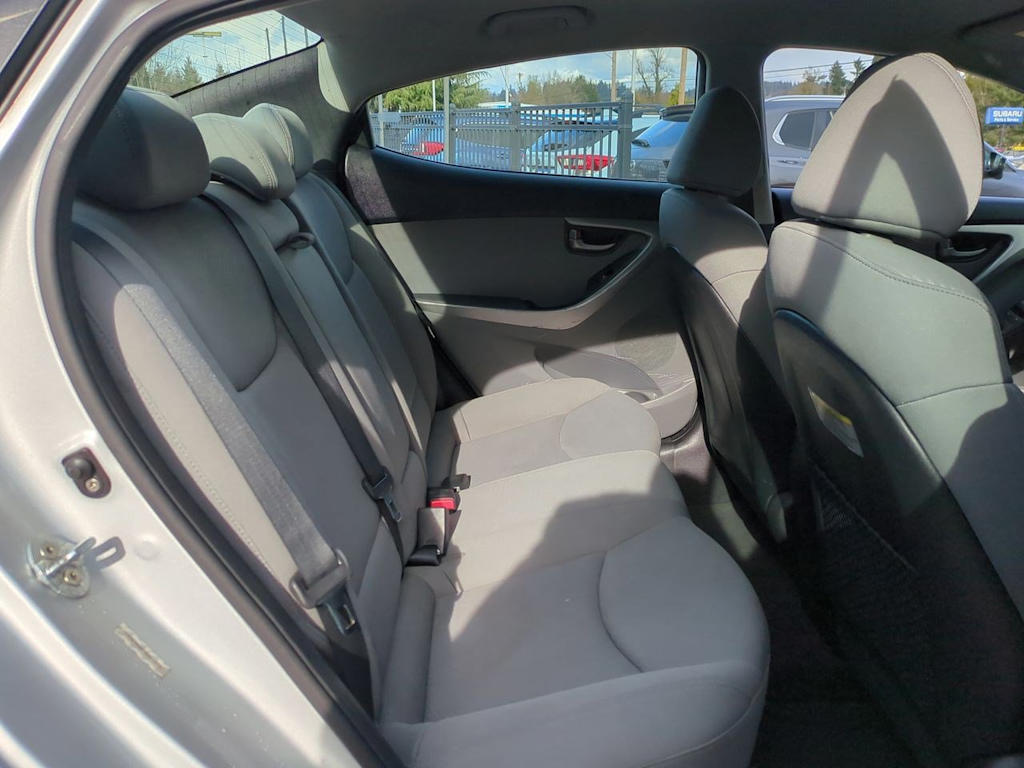2012 Hyundai Elantra GLS 28