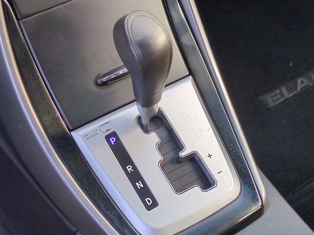 2012 Hyundai Elantra GLS 34