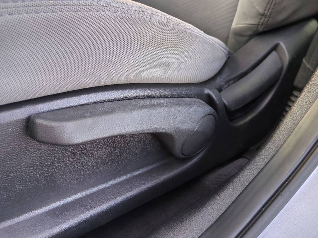 2012 Hyundai Elantra GLS 26