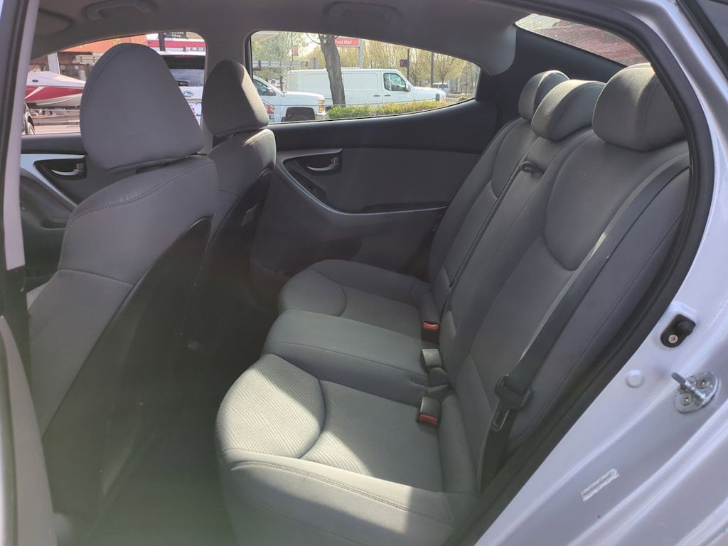 2012 Hyundai Elantra GLS 27
