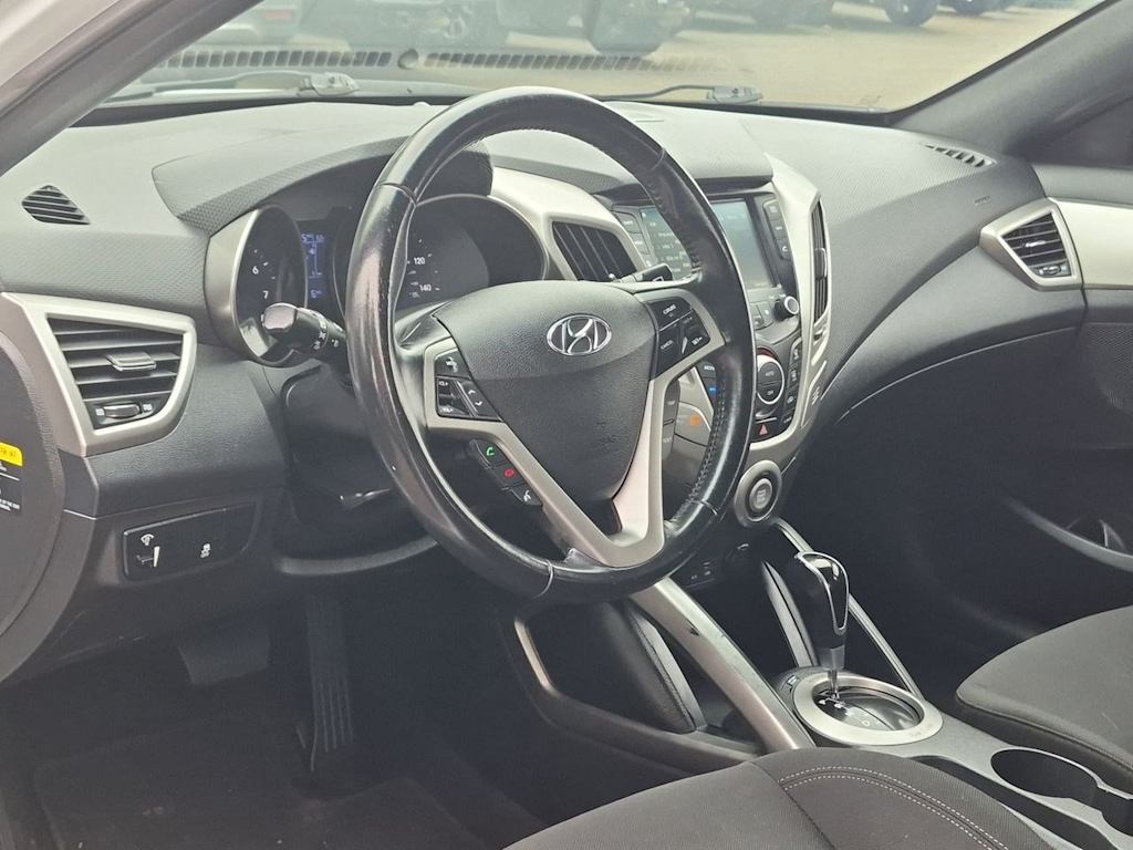 Thumbnail: 2017 Hyundai Veloster - 2