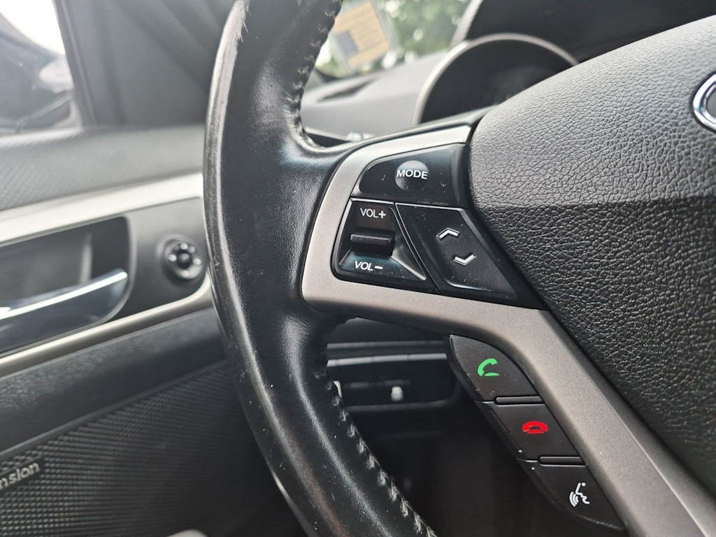 Thumbnail: 2017 Hyundai Veloster - 29