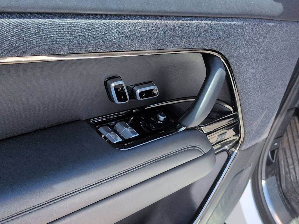 Thumbnail: 2024 Land Rover Range Rover Sport - 24