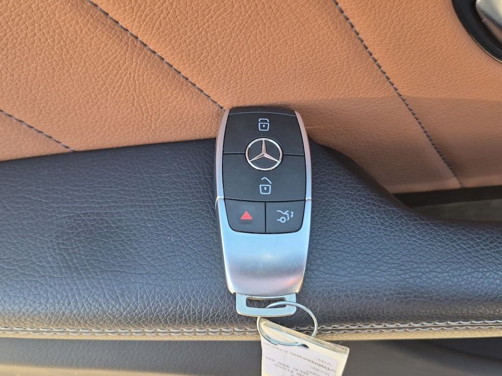 Thumbnail: 2020 Mercedes-Benz GLC - 19