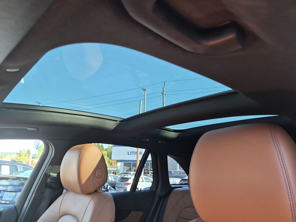 Thumbnail: 2020 Mercedes-Benz GLC - 27