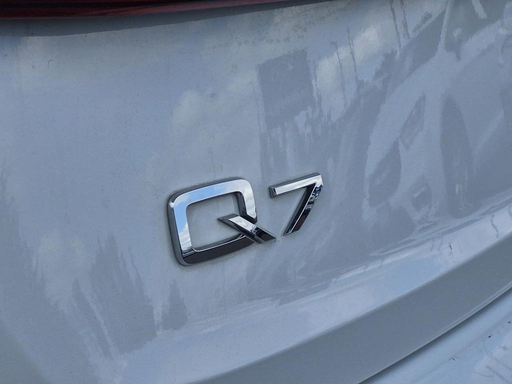 Thumbnail: 2021 Audi Q7 - 26