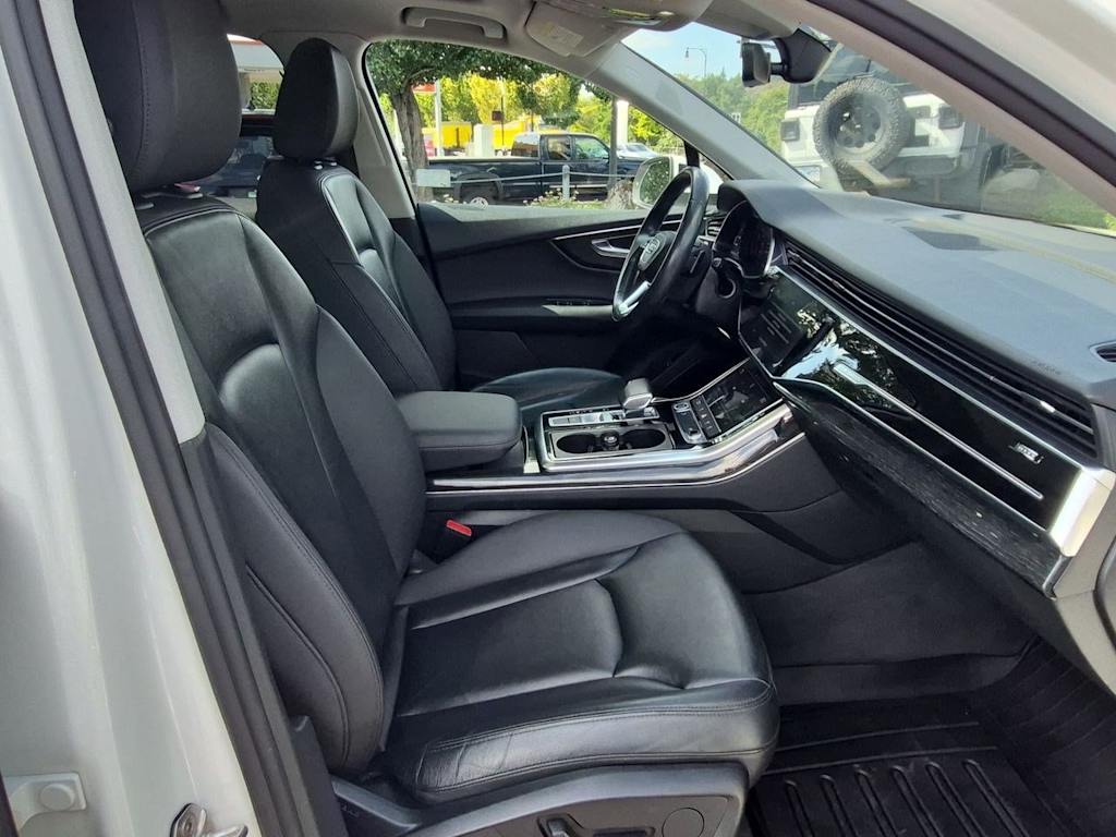 Thumbnail: 2021 Audi Q7 - 12