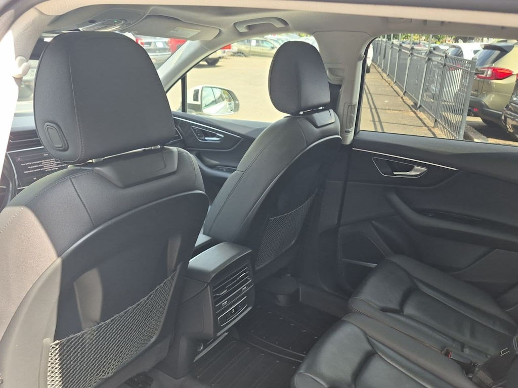 Thumbnail: 2021 Audi Q7 - 13