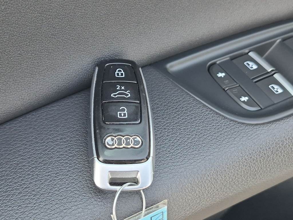 Thumbnail: 2021 Audi Q7 - 20