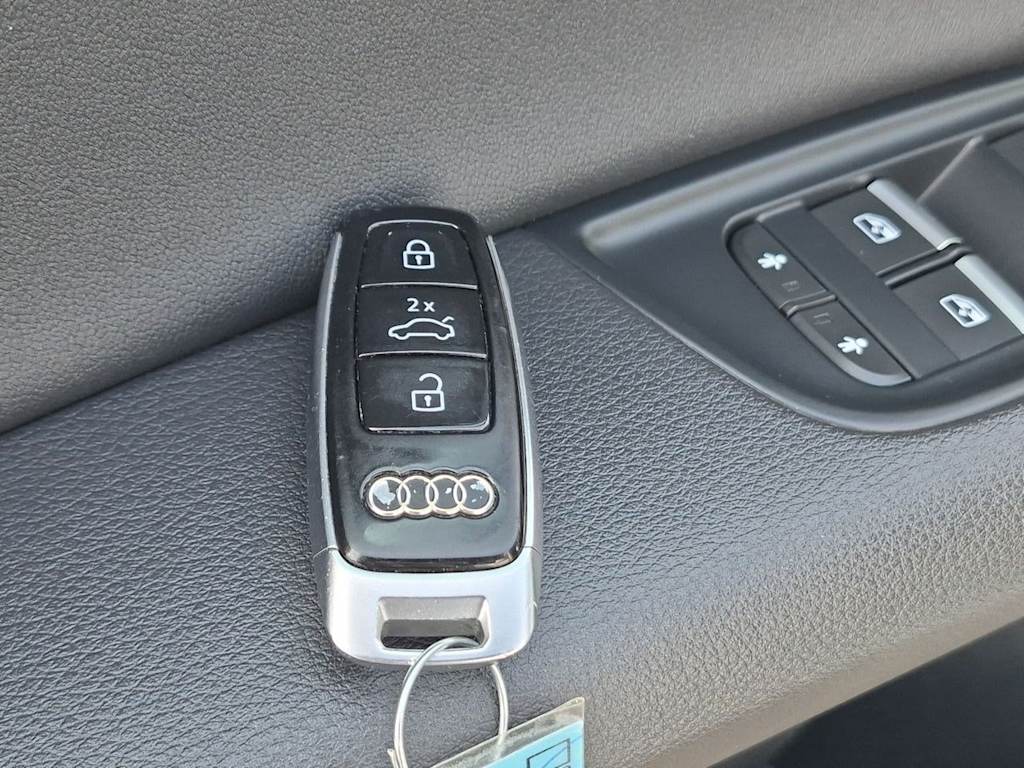 Thumbnail: 2021 Audi Q7 - 20