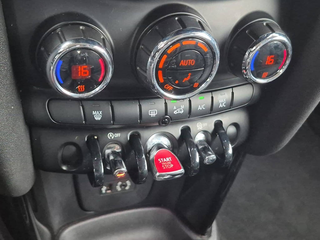 Thumbnail: 2015 MINI Cooper - 30
